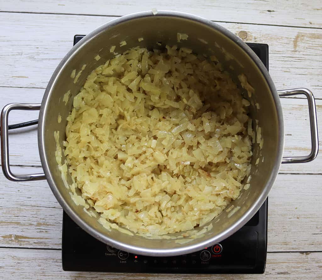 image showing how to fry onions in hot oil or lard.